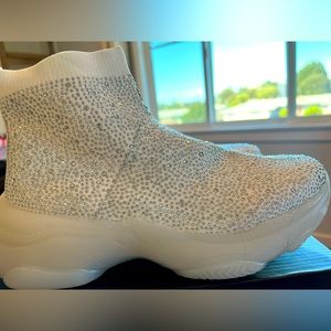 White Sneakers Rhinestones pull on womens Size 10
